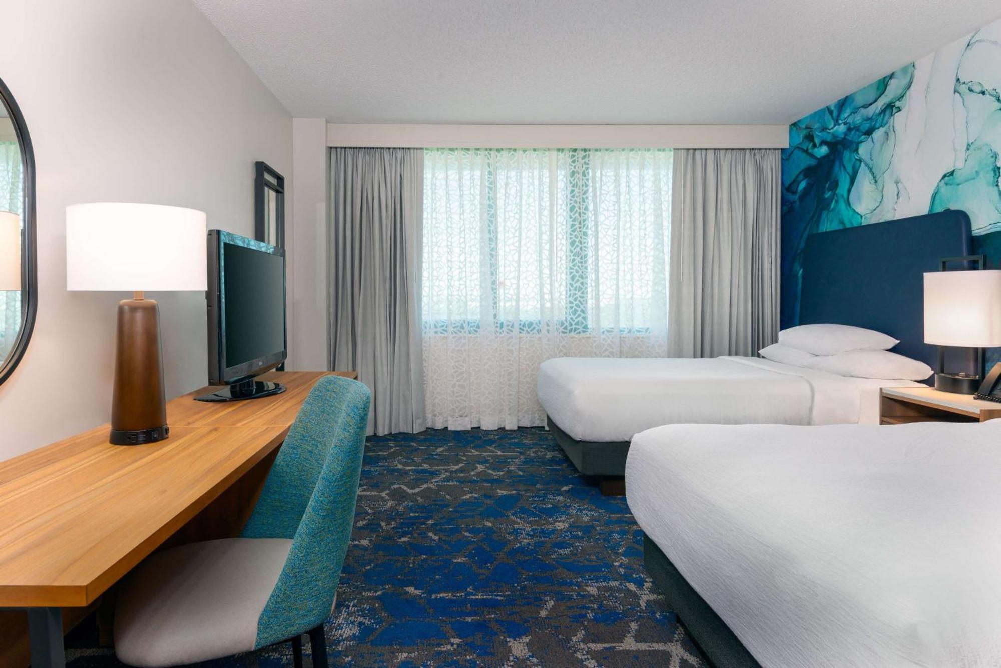 Embassy Suites By Hilton Tampa Usf Near Busch Gardens Extérieur photo