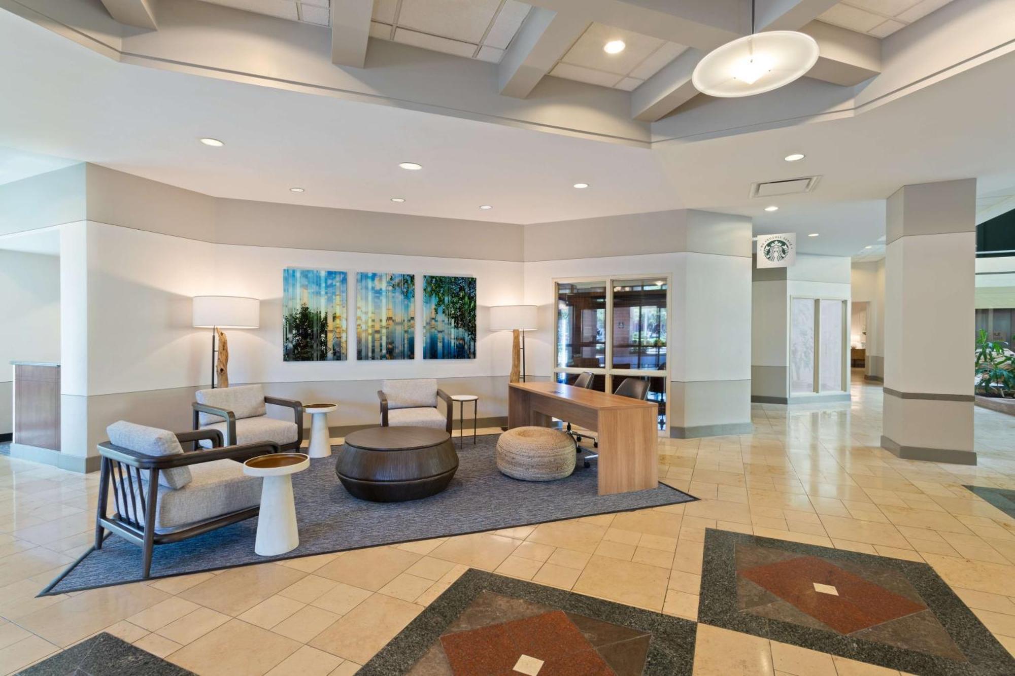 Embassy Suites By Hilton Tampa Usf Near Busch Gardens Extérieur photo
